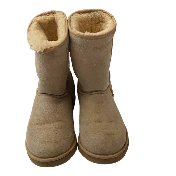 UGG Australia Shoes - UGG Australia Woman's Size W7 Tan Cream Classic Short Leather Wool Lining Boots